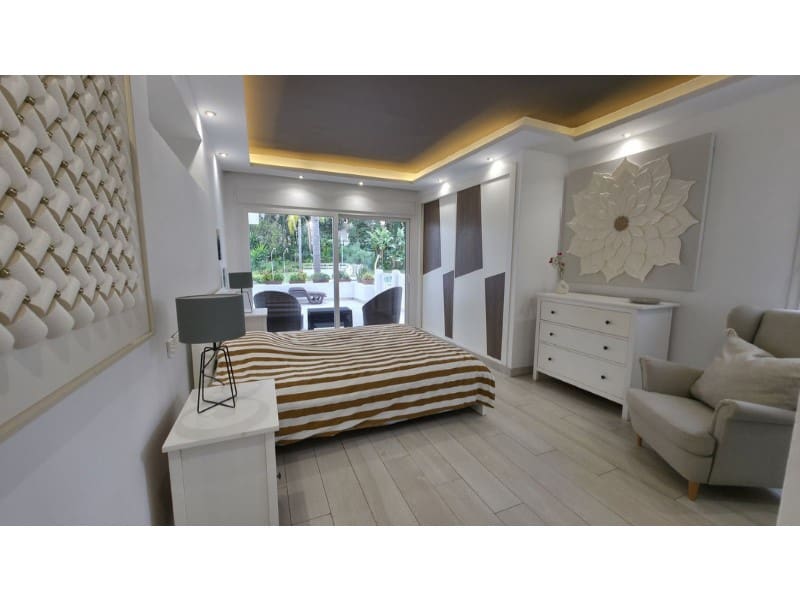 3 bedroom Apartment for rent in Nueva Andalucia with pool garage - € 4,500 (Ref: 9471480)