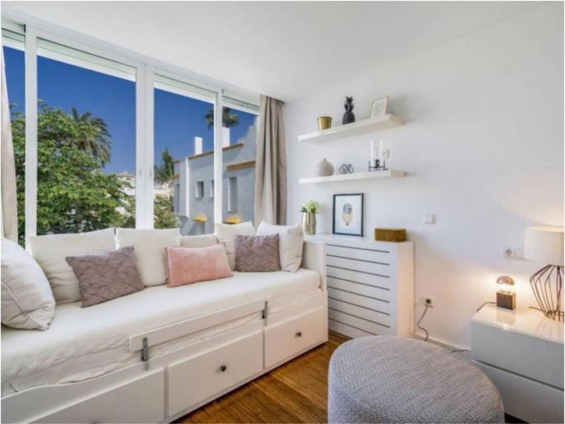 4 soverom Leilighet til leie i Marbella - € 2 250 (Ref: 9473138)