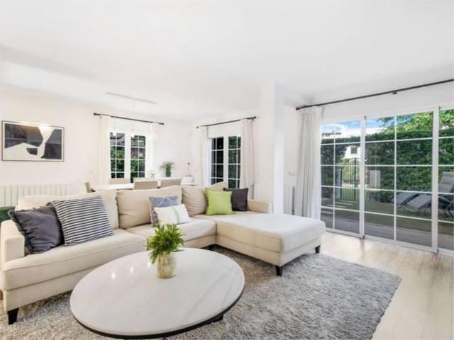 4 soverom Leilighet til leie i Marbella Centro, Marbella - € 2 250 (Ref: 9473138)