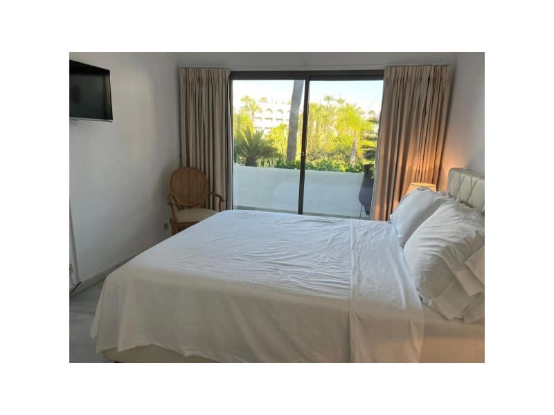 2 bedroom Flat for rent in Nueva Andalucia with pool garage - € 2,200 (Ref: 9473140)