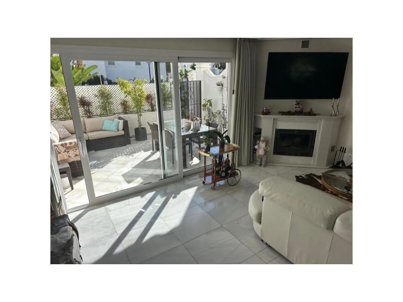 4 bedroom Villa for rent in Golden Mile with pool garage - € 5,000 (Ref: 9473141)