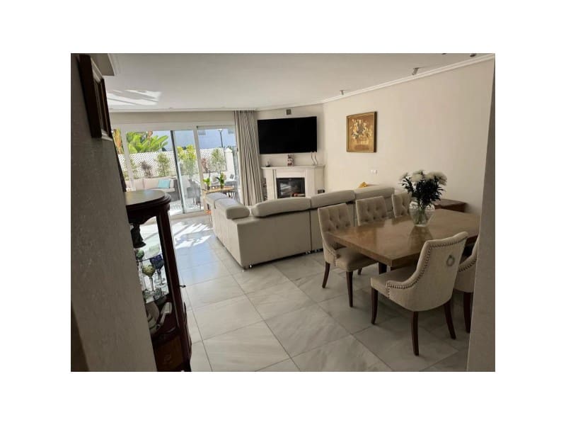 4 bedroom Villa for rent in Golden Mile with pool garage - € 5,000 (Ref: 9473141)