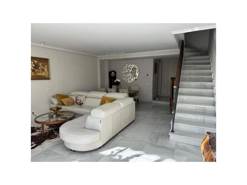 4 bedroom Villa for rent in Golden Mile with pool garage - € 5,000 (Ref: 9473141)