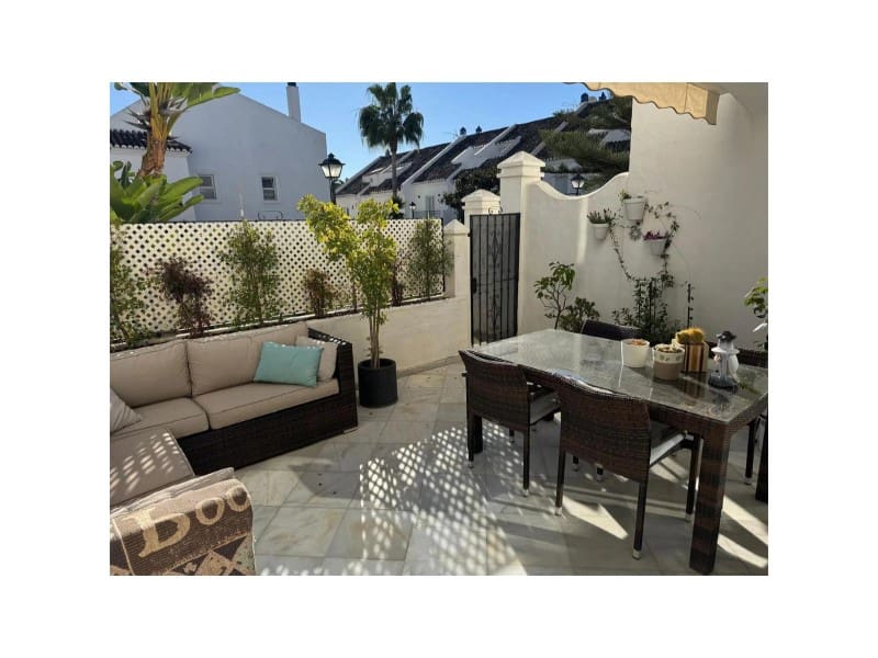 4 bedroom Villa for rent in Golden Mile with pool garage - € 5,000 (Ref: 9473141)