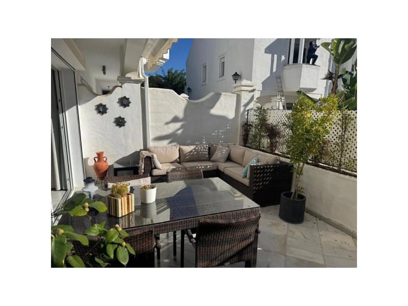 4 bedroom Villa for rent in Golden Mile with pool garage - € 5,000 (Ref: 9473141)