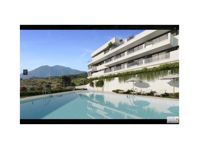 Penthouse de 3 chambres à louer à Estepona - 2 800 € (Ref: 9473201)
