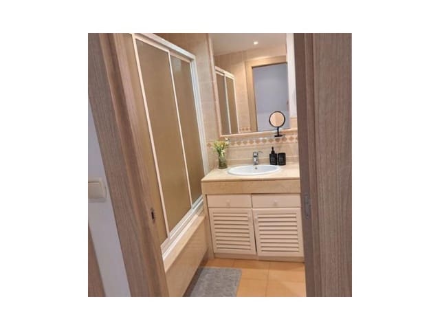 Apartamento de 2 habitaciones en Golden Mile, Marbella en alquiler - 2.300 € (Ref: 9473202)