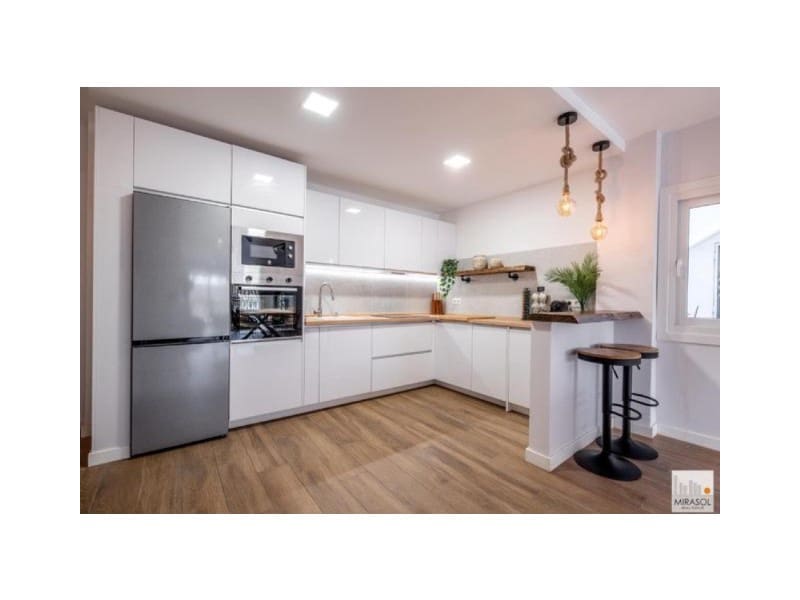 3 bedroom Apartment for rent in Estepona - € 2,500 (Ref: 9473204)