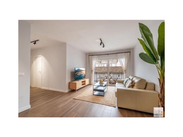 3 sovrum Lägenhet att hyra i Estepona - 2 500 € (Ref: 9473204)