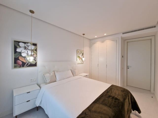 2 makuuhuone Huoneisto vuokrattavana paikassa Las Brisas, Marbella mukana 
autotalli - 4 500 € (Ref: 9485264)