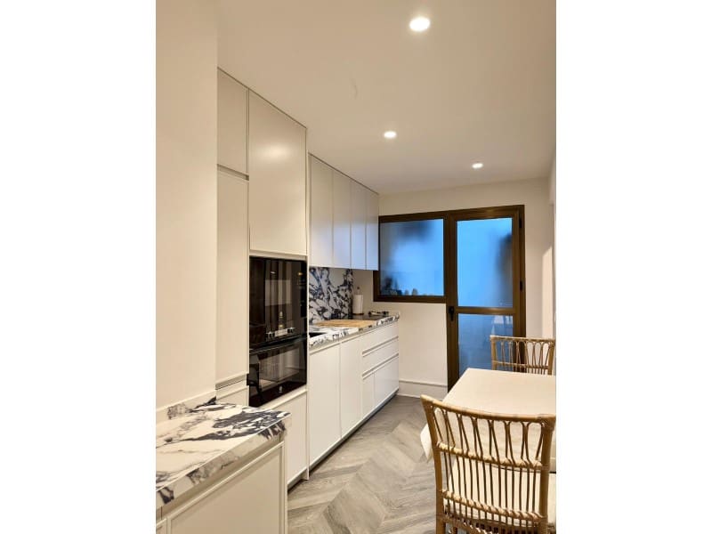 3 bedroom Apartment for rent in Marbella with garage - € 2,500 (Ref: 9516066)