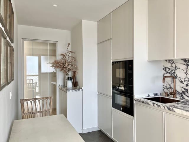 3 bedroom Apartment for rent in Marbella Centro, Marbella with garage - € 2,500 (Ref: 9516066)