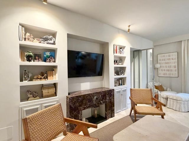 3 bedroom Apartment for rent in Marbella Centro, Marbella with garage - € 2,500 (Ref: 9516066)