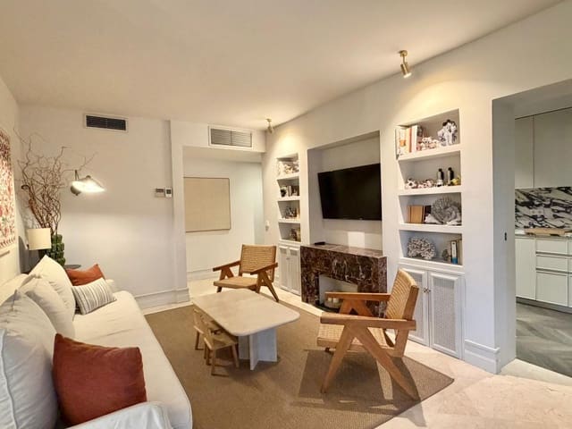 3 bedroom Apartment for rent in Marbella Centro, Marbella with garage - € 2,500 (Ref: 9516066)