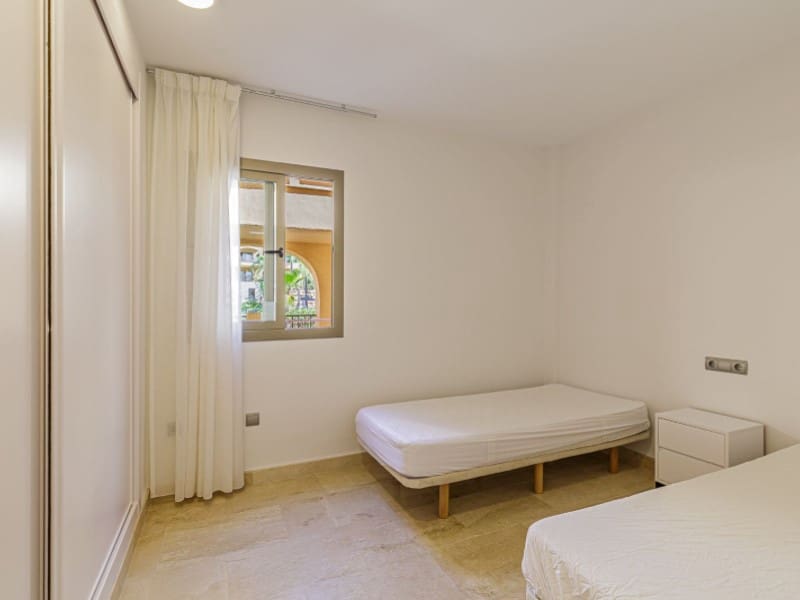 3 bedroom Apartment for rent in Benahavis with garage - € 2,600 (Ref: 9516067)