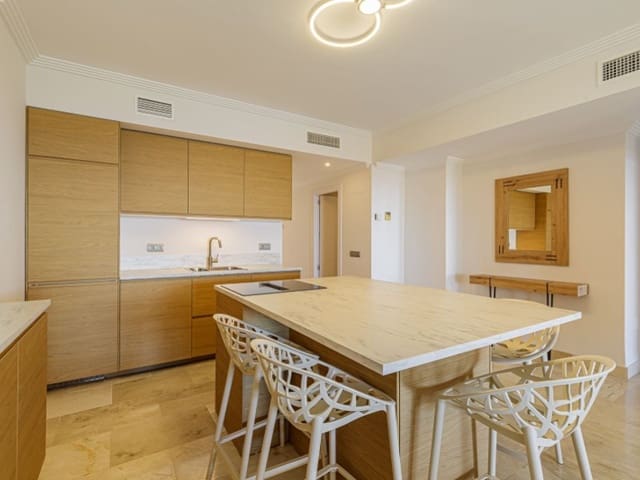 3 bedroom Apartment for rent in Benahavís with garage - € 2,600 (Ref: 9516067)