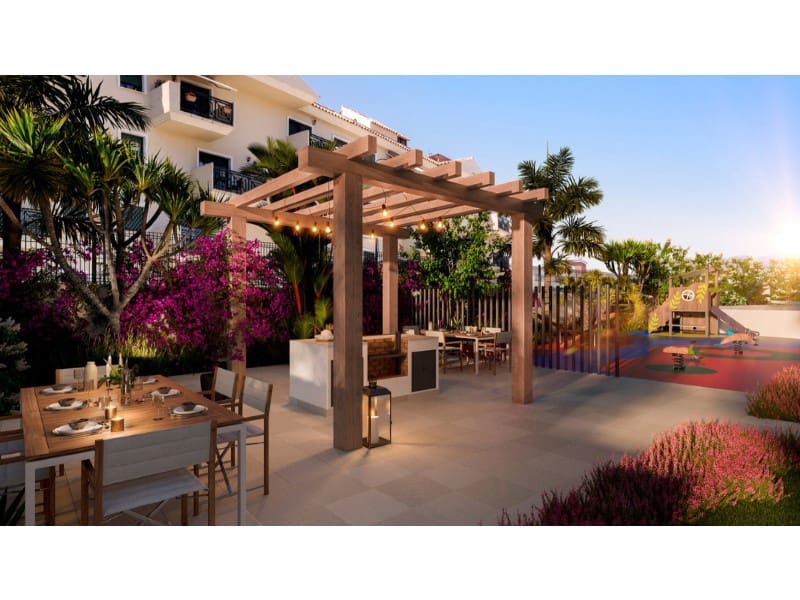 2 bedroom Apartment for sale in Estepona with pool - € 630,000 (Ref: 9551348)