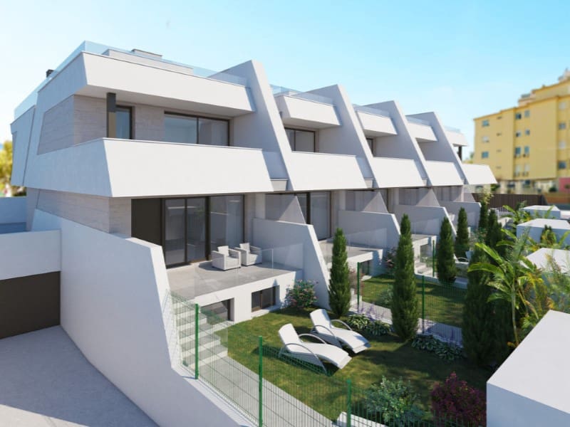 Pareado de 4 habitaciones en Las Lagunas de Mijas en venta con piscina garaje - 970.000 € (Ref: 9555748)