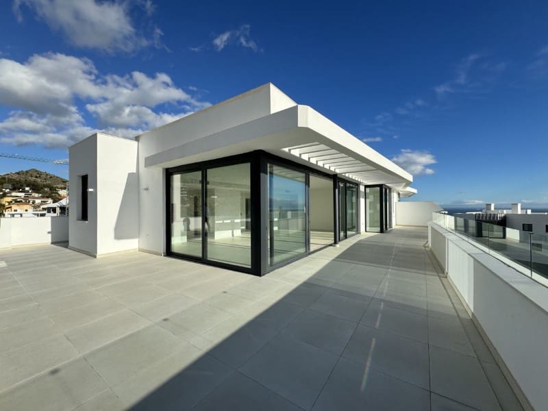 2 soveværelse Lejlighed til salg i Fuengirola med swimmingpool - € 695.000 (Ref: 9557905)