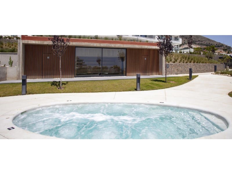 2 soveværelse Lejlighed til salg i Fuengirola med swimmingpool - € 695.000 (Ref: 9557905)