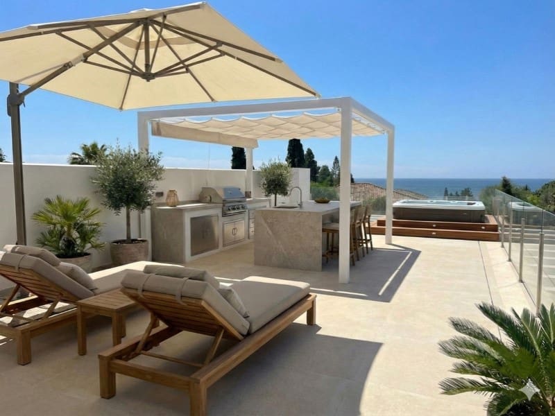 5 bedroom Villa for sale in Mijas Costa with pool garage - € 2,548,000 (Ref: 9568539)