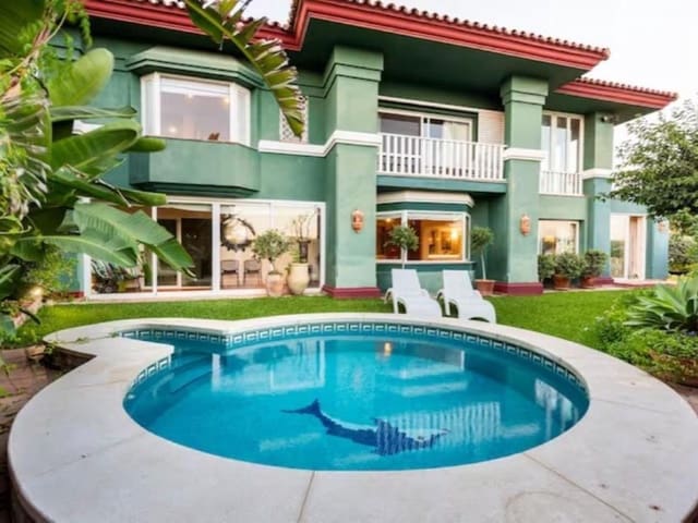 4 soverom Villa til leie i San Pedro de Alcantara, Marbella med svømmebasseng garasje - € 11 000 (Ref: 9571436)