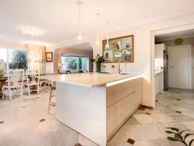 4 soverom Villa til leie i San Pedro de Alcantara, Marbella med svømmebasseng garasje - € 11 000 (Ref: 9571436)