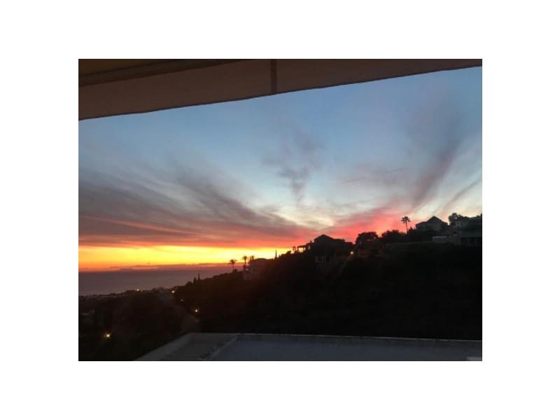 Appartement de 3 chambres à louer à Los Monteros avec piscine garage - 2 800 € (Ref: 9571437)