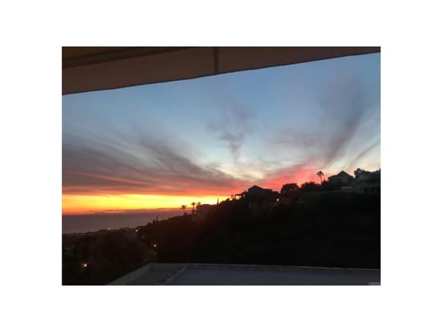 Appartement de 3 chambres à louer à Los Monteros, Marbella avec piscine garage - 2 800 € (Ref: 9571437)