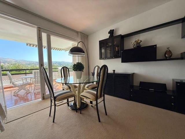 Appartement de 3 chambres à louer à Los Monteros, Marbella avec piscine garage - 6 500 € (Ref: 9571440)