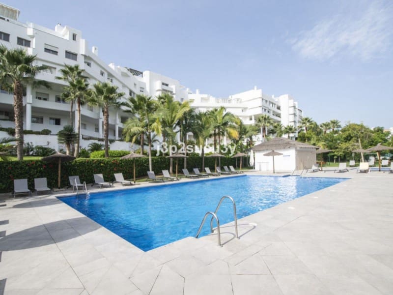 3 sovrum Lägenhet att hyra i San Pedro de Alcantara med pool garage - 3 900 € (Ref: 9571441)