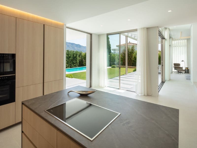 Chalet de 5 habitaciones en Aloha Golf en alquiler con piscina garaje - 16.500 € (Ref: 9571442)