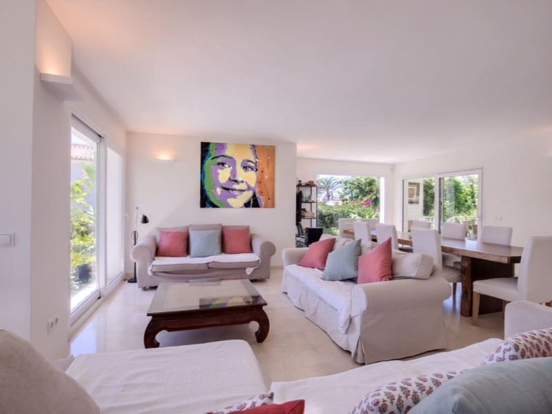 3 soverom Villa til leie i Marbesa med svømmebasseng garasje - € 6 500 (Ref: 9571444)