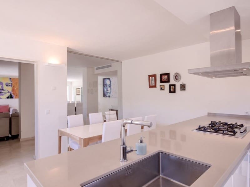 3 soverom Villa til leie i Marbesa med svømmebasseng garasje - € 6 500 (Ref: 9571444)