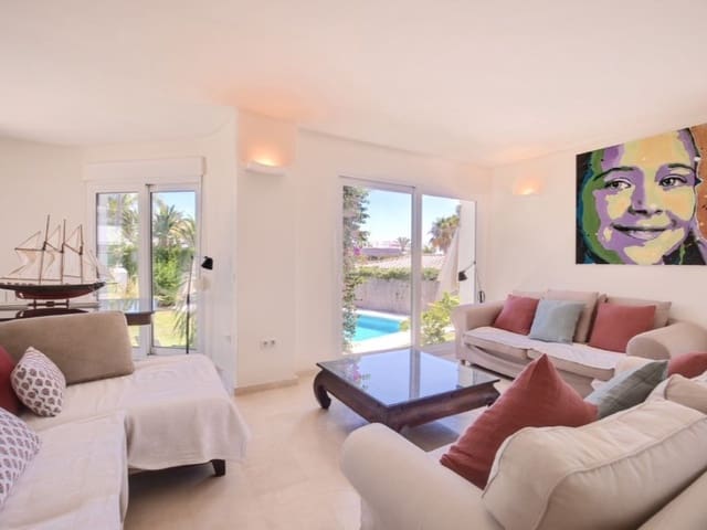 3 soverom Villa til leie i Marbesa, Marbella med svømmebasseng garasje - € 6 500 (Ref: 9571444)