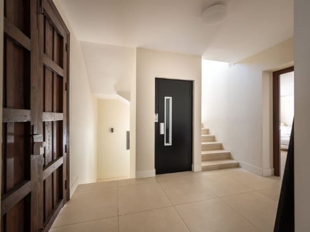 7 soverom Villa til leie i Marbesa, Marbella med svømmebasseng garasje - € 10 000 (Ref: 9571446)