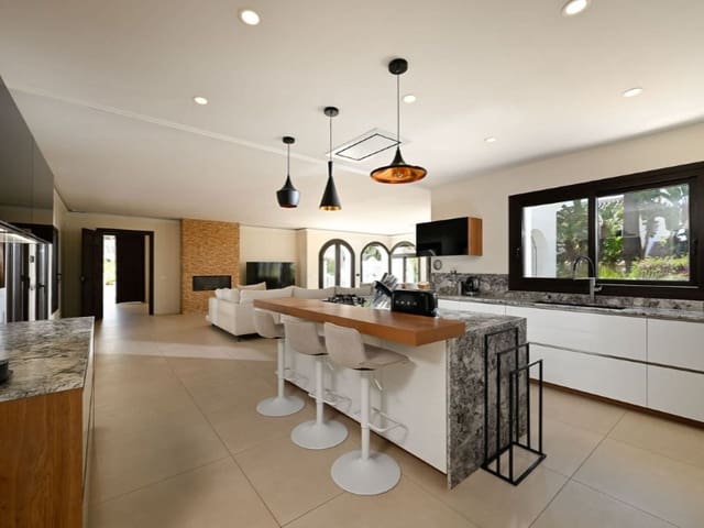 7 soverom Villa til leie i Marbesa, Marbella med svømmebasseng garasje - € 10 000 (Ref: 9571446)