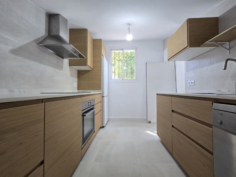 3 sovrum Semi-fristående Villa att hyra i Elviria - 2 000 € (Ref: 9571448)