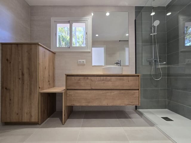 3 sovrum Semi-fristående Villa att hyra i Elviria, Marbella - 2 000 € (Ref: 9571448)