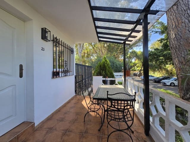 3 sovrum Semi-fristående Villa att hyra i Elviria, Marbella - 2 000 € (Ref: 9571448)