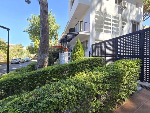 3 sovrum Semi-fristående Villa att hyra i Elviria, Marbella - 2 000 € (Ref: 9571448)