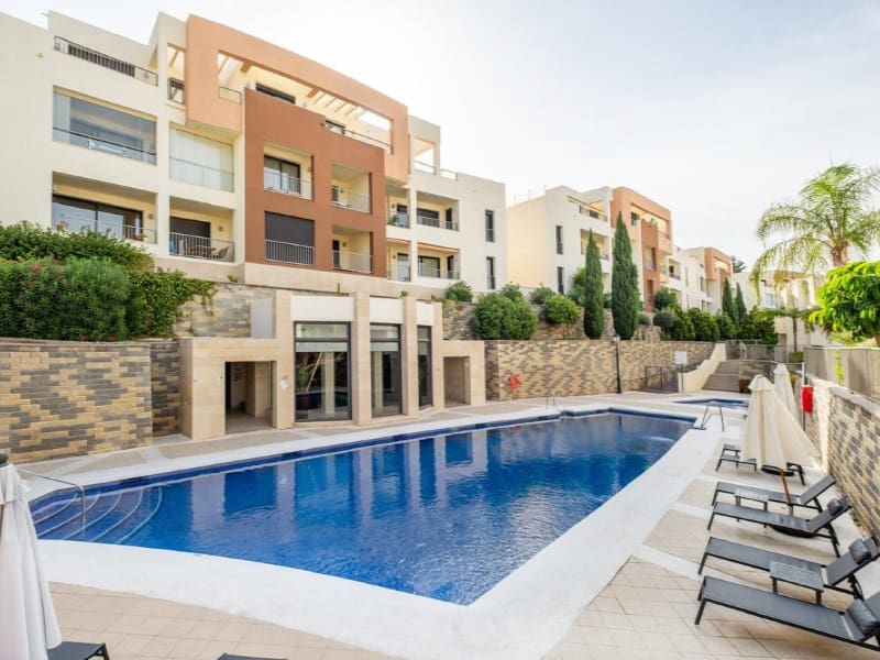 3 quarto Apartamento para arrendar em Marbella com piscina garagem - 2 500 € (Ref: 9571449)