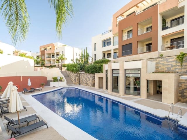 3 bedroom Apartment for rent in Alto de los Monteros, Marbella with pool garage - € 2,500 (Ref: 9571449)