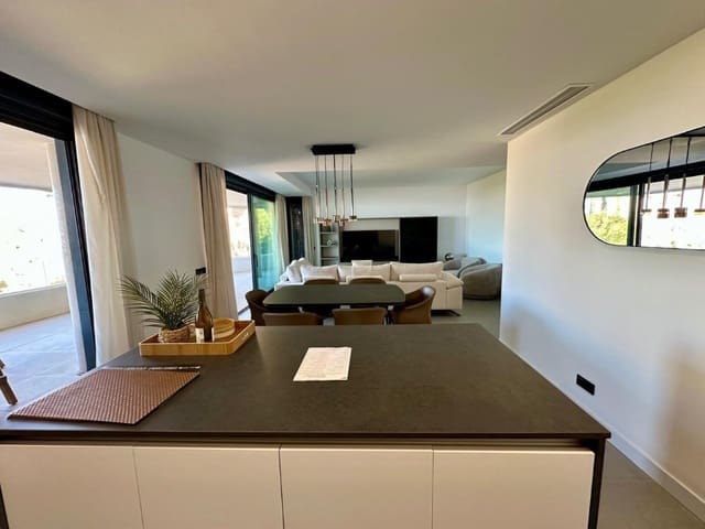 3 bedroom Apartment for rent in Alto de los Monteros, Marbella with pool garage - € 4,000 (Ref: 9571450)