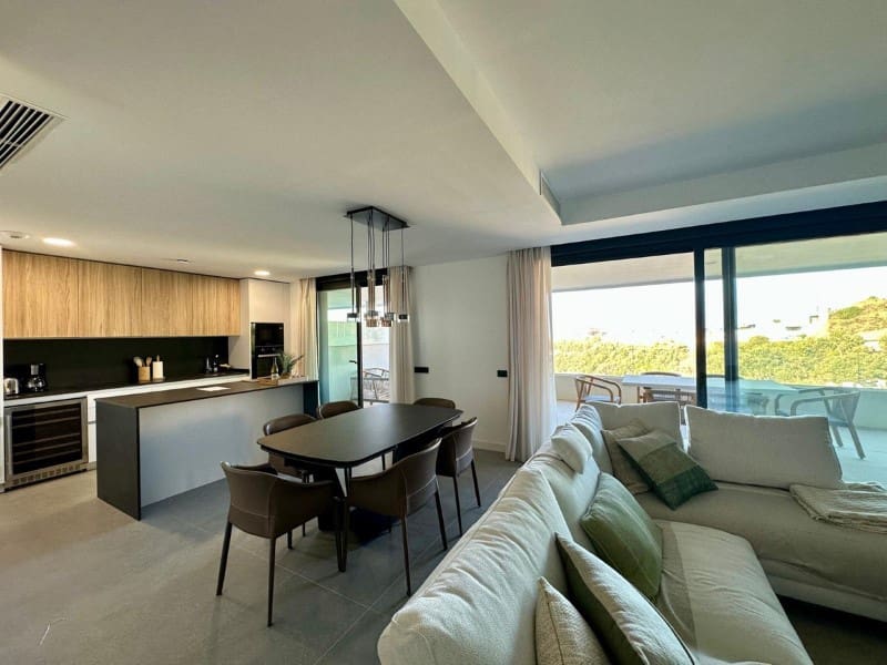 3 soverom Leilighet til leie i Marbella med svømmebasseng garasje - € 4 000 (Ref: 9571450)