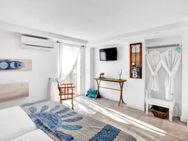 6 soverom Villa til leie i Marbesa, Marbella med svømmebasseng garasje - € 7 800 (Ref: 9571451)