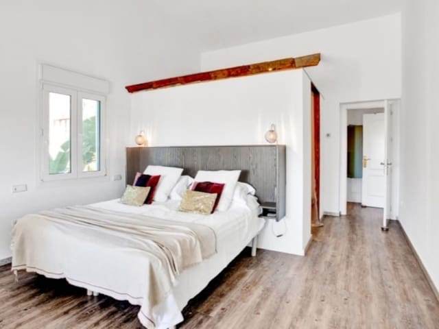 6 soverom Villa til leie i Marbesa, Marbella med svømmebasseng garasje - € 7 800 (Ref: 9571451)