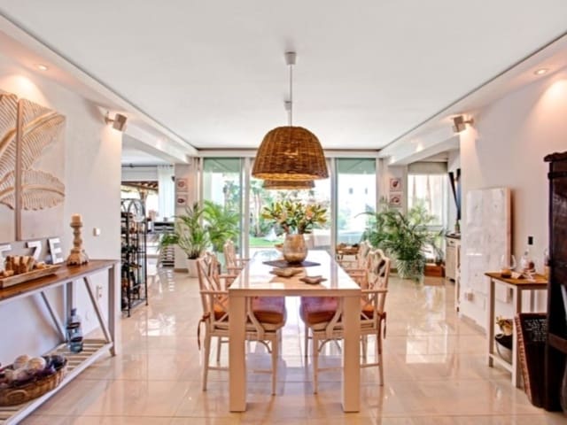 6 soverom Villa til leie i Marbesa, Marbella med svømmebasseng garasje - € 7 800 (Ref: 9571451)