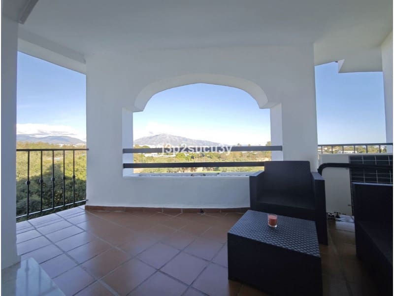 3 sovrum Lägenhet att hyra i San Pedro de Alcantara med pool garage - 2 200 € (Ref: 9571452)