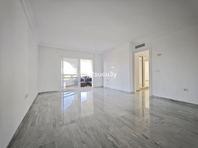 3 sovrum Lägenhet att hyra i San Pedro de Alcantara, Marbella med pool garage - 2 200 € (Ref: 9571452)